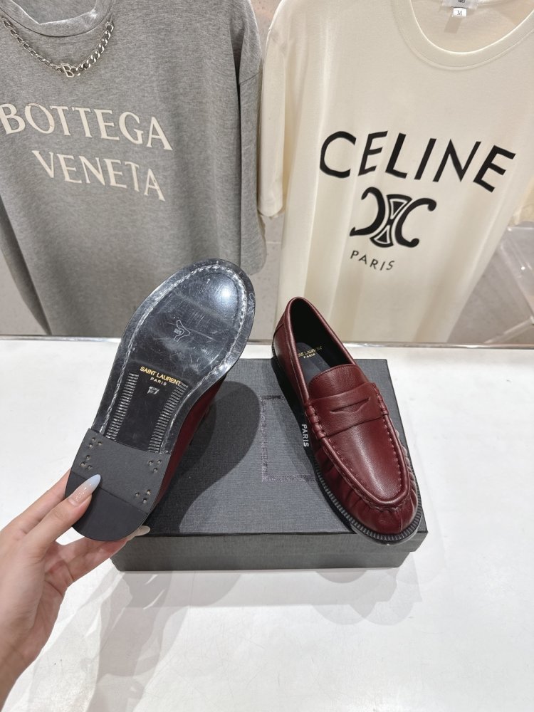 Туфли лоферы кожаные женские фото 9