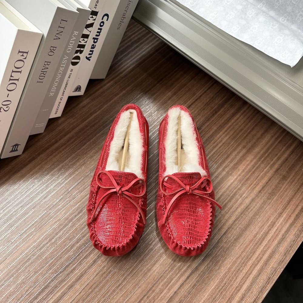 Shoes лоферы on fur winter