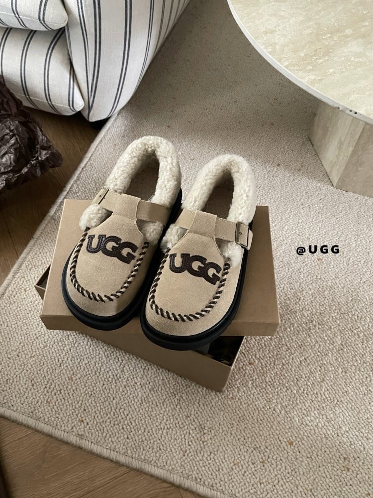 Shoes лоферы on fur winter