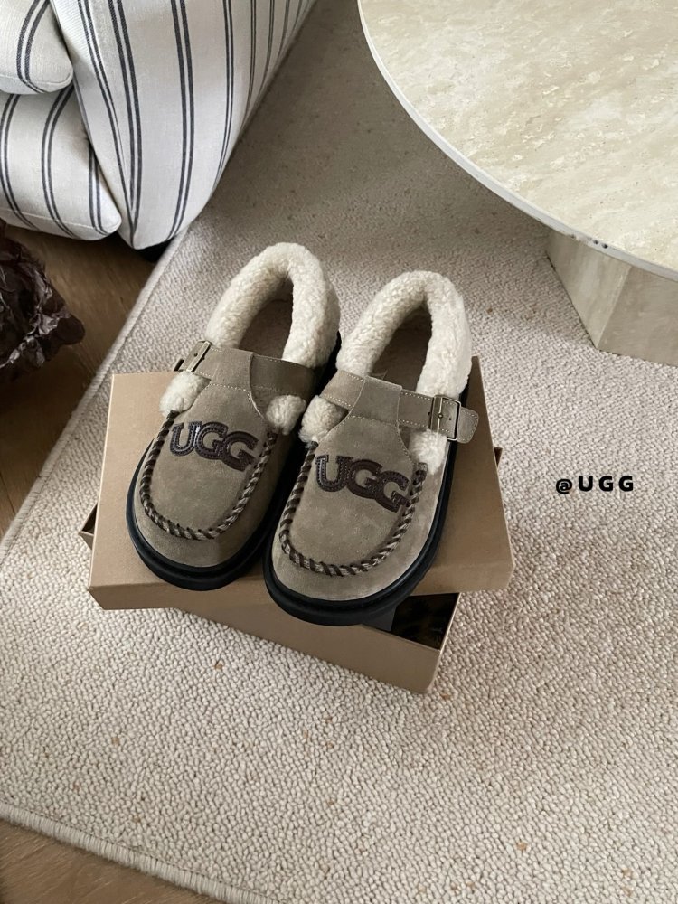 Shoes лоферы on fur winter