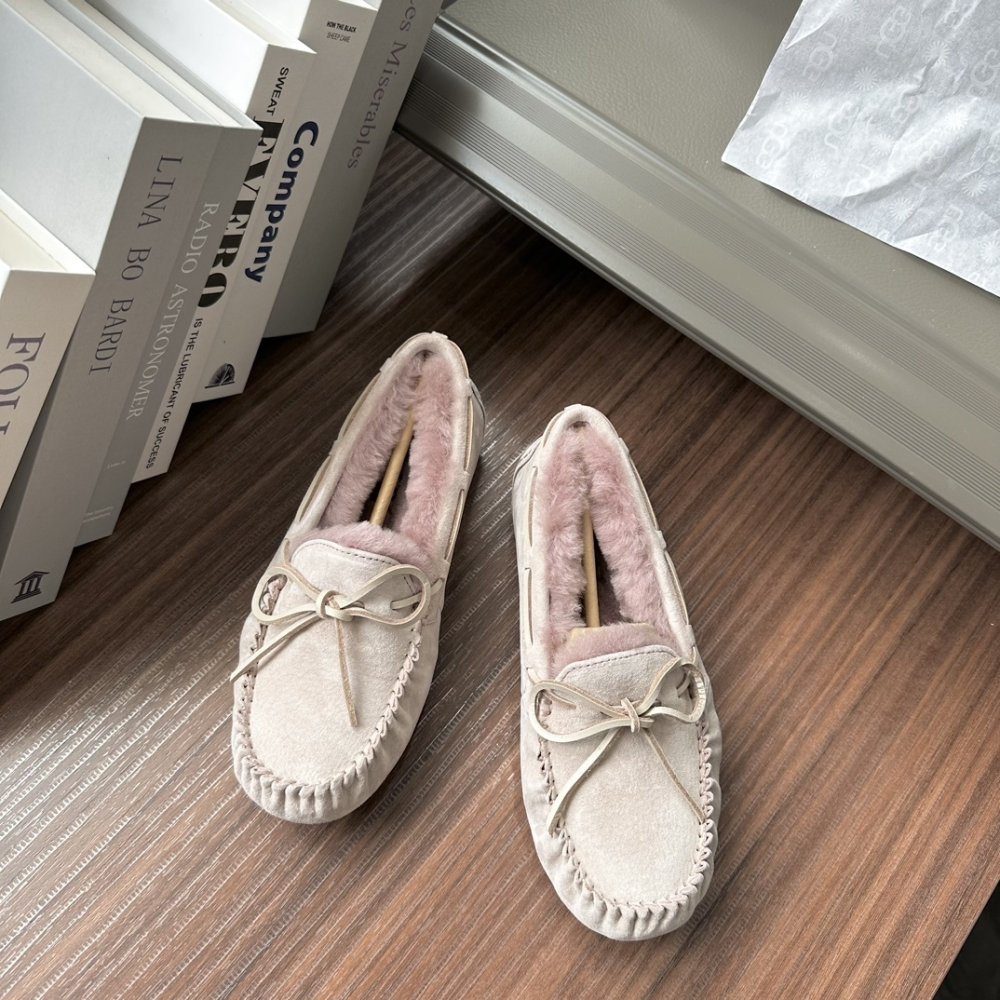 Shoes лоферы on fur winter