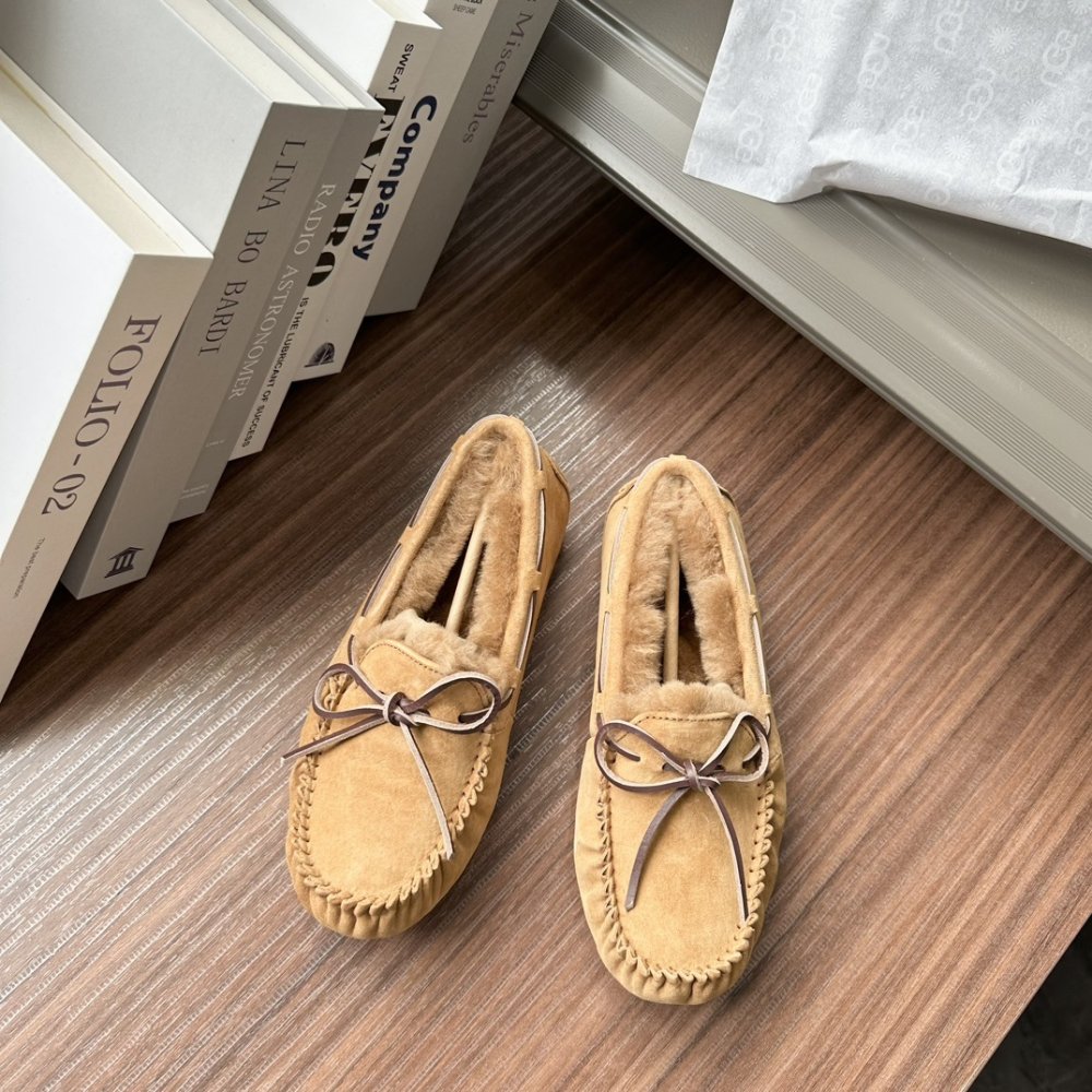 Shoes лоферы on fur winter