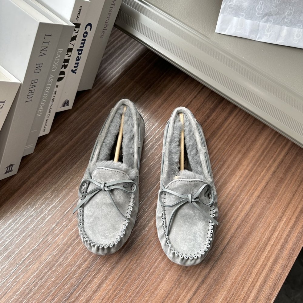 Shoes лоферы on fur winter