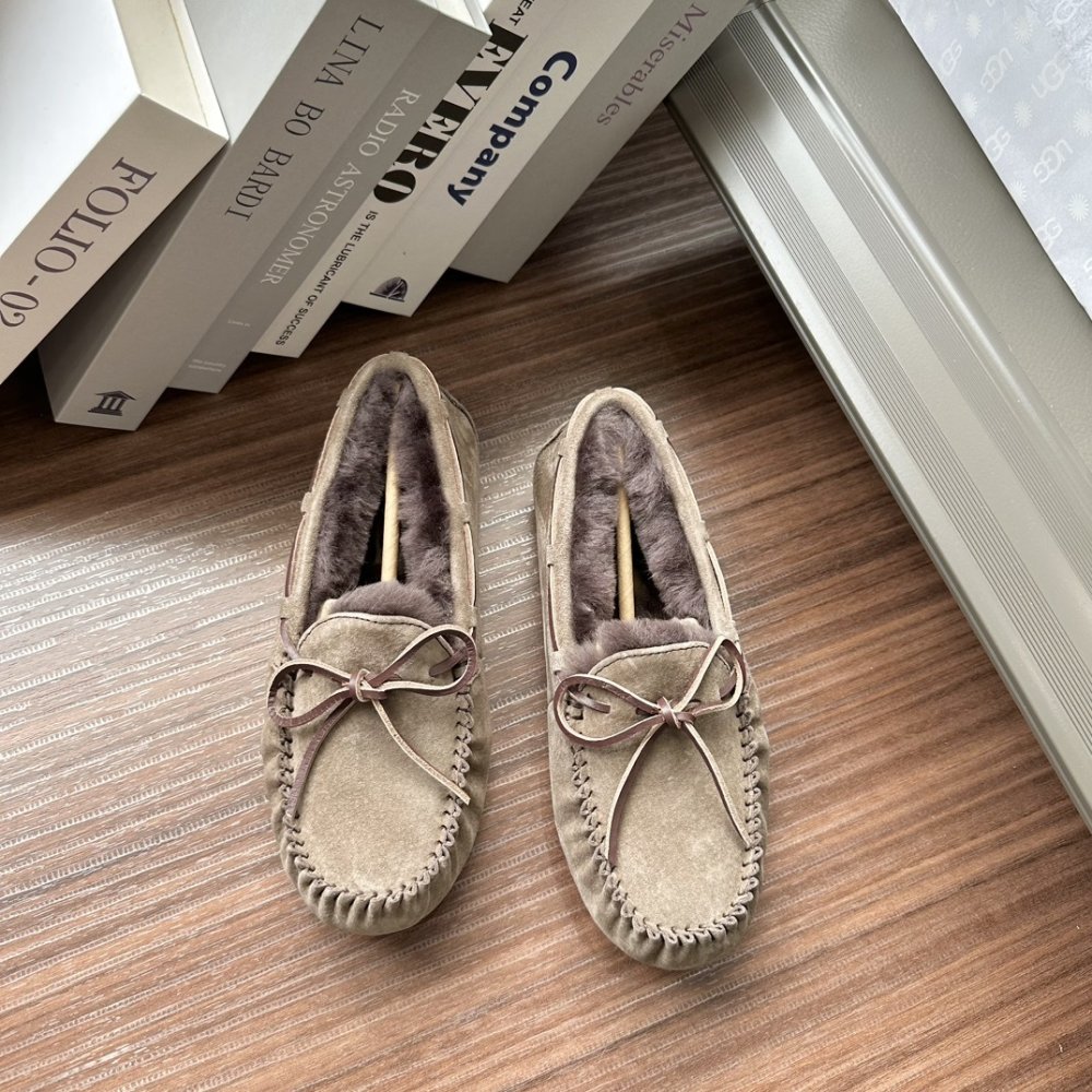 Туфлі лоферы на хутрі зимові