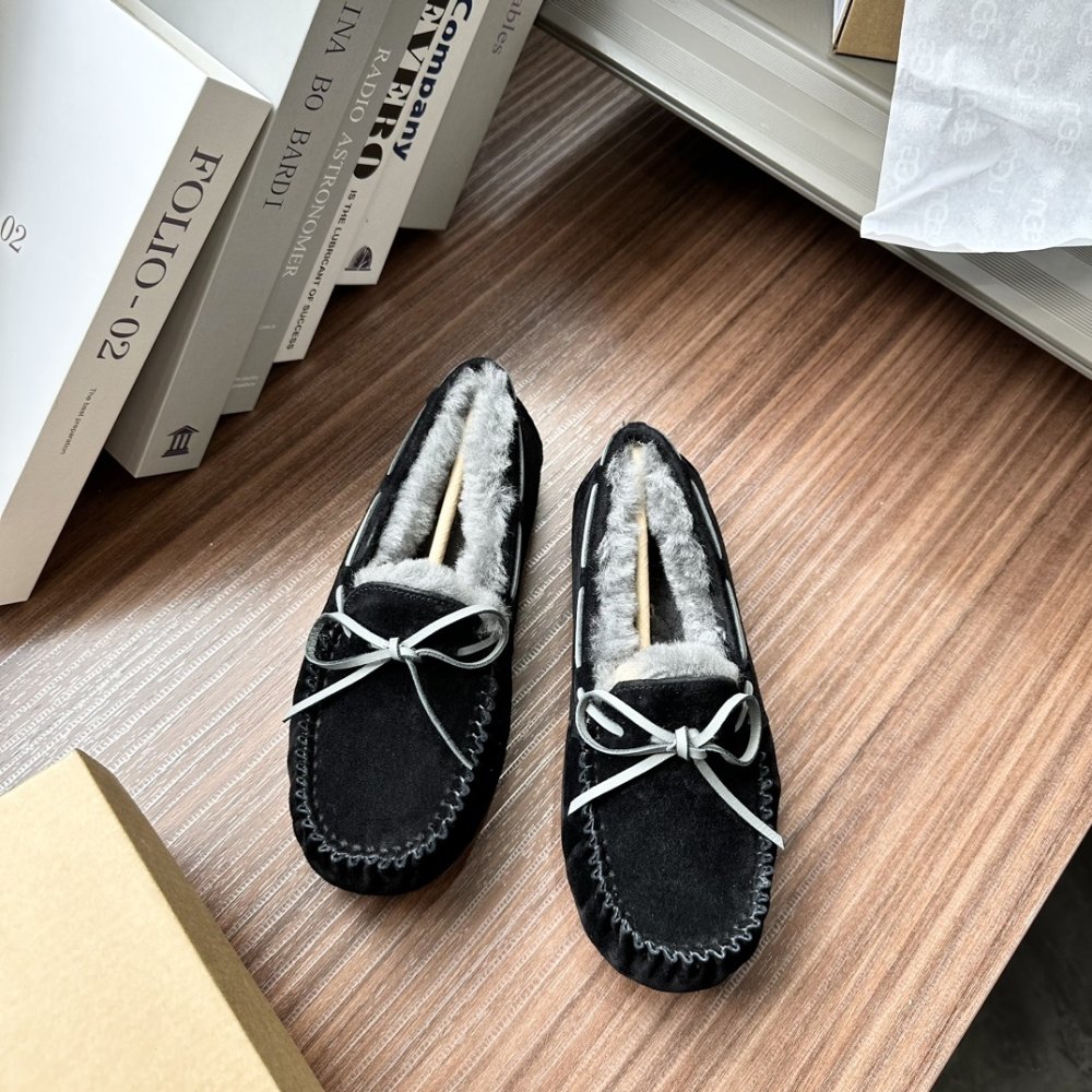 Shoes лоферы on fur winter