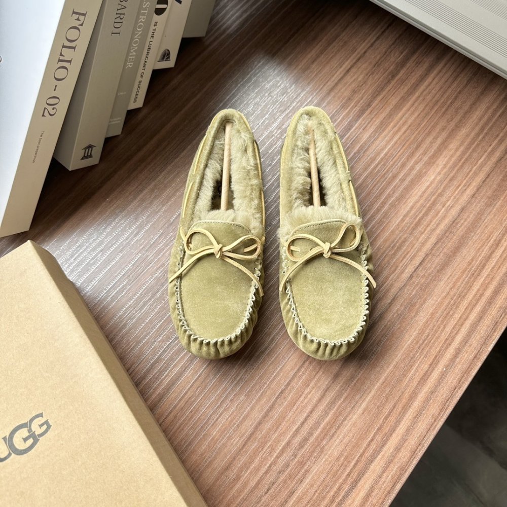 Shoes лоферы on fur winter