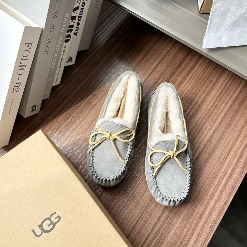 Shoes лоферы on fur winter