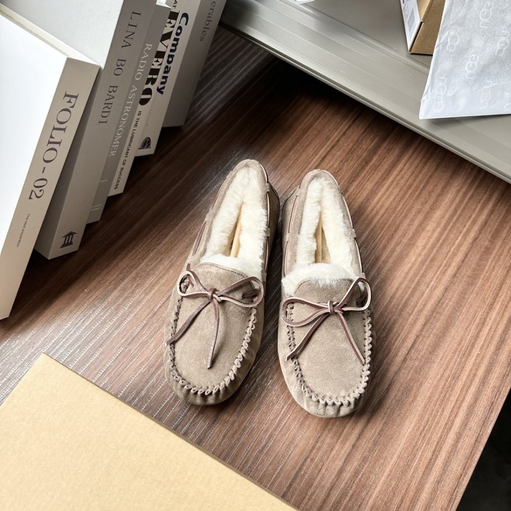 Туфлі лоферы на хутрі зимові