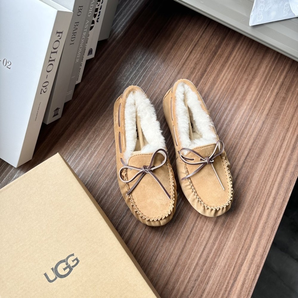 Shoes лоферы on fur winter