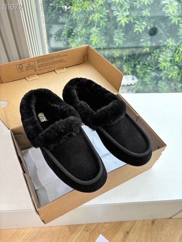 Туфлі лоферы на хутрі зимові