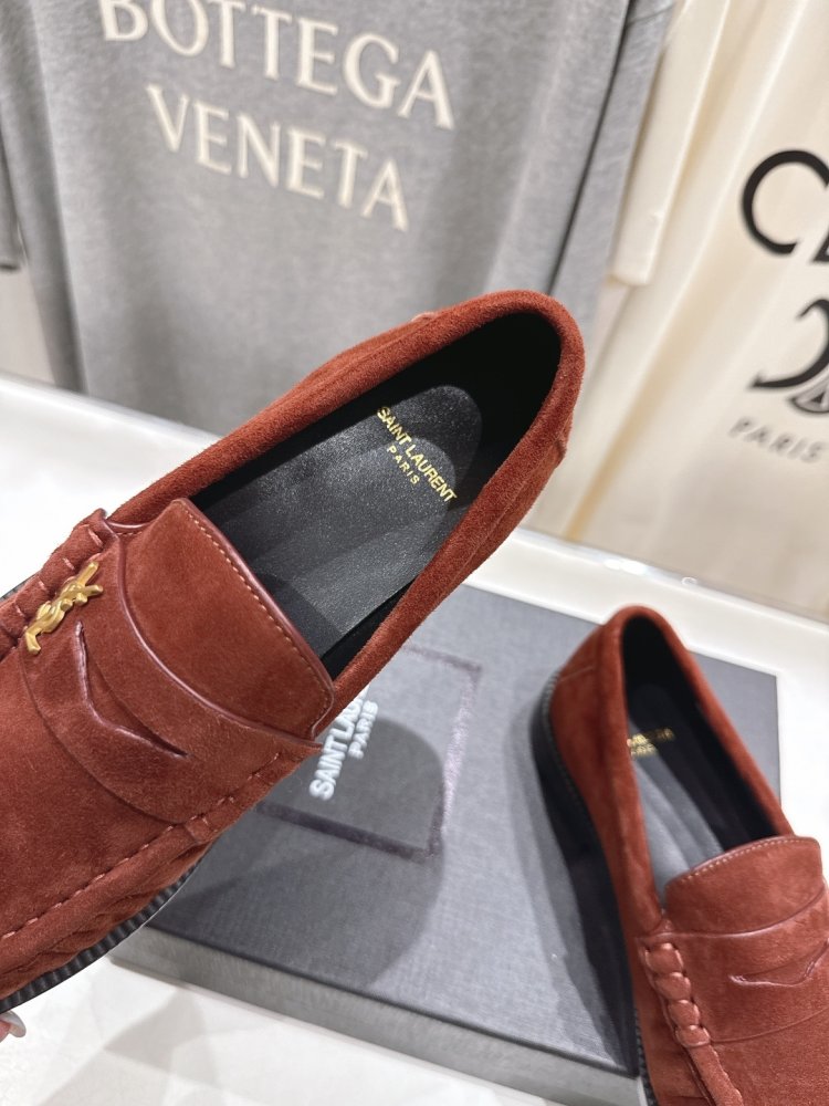 Туфлі лоферы замшеві жіночі фото 6