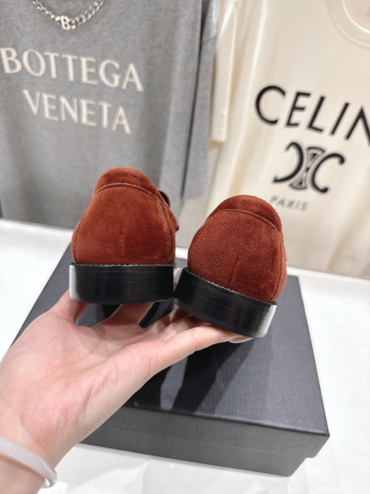 Туфлі лоферы замшеві жіночі фото 8