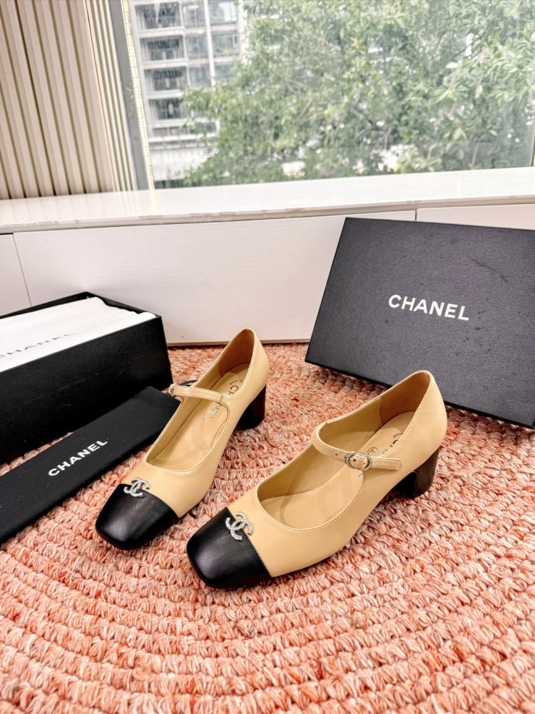 Shoes Mary Jane on блочном heel