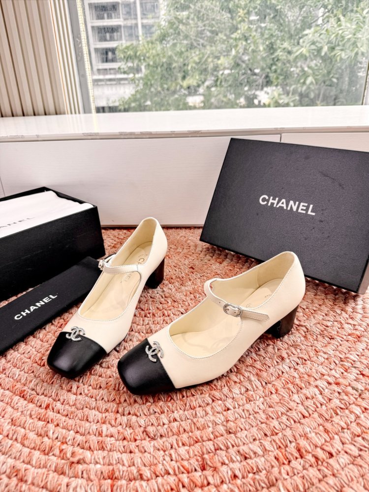 Shoes Mary Jane on блочном heel