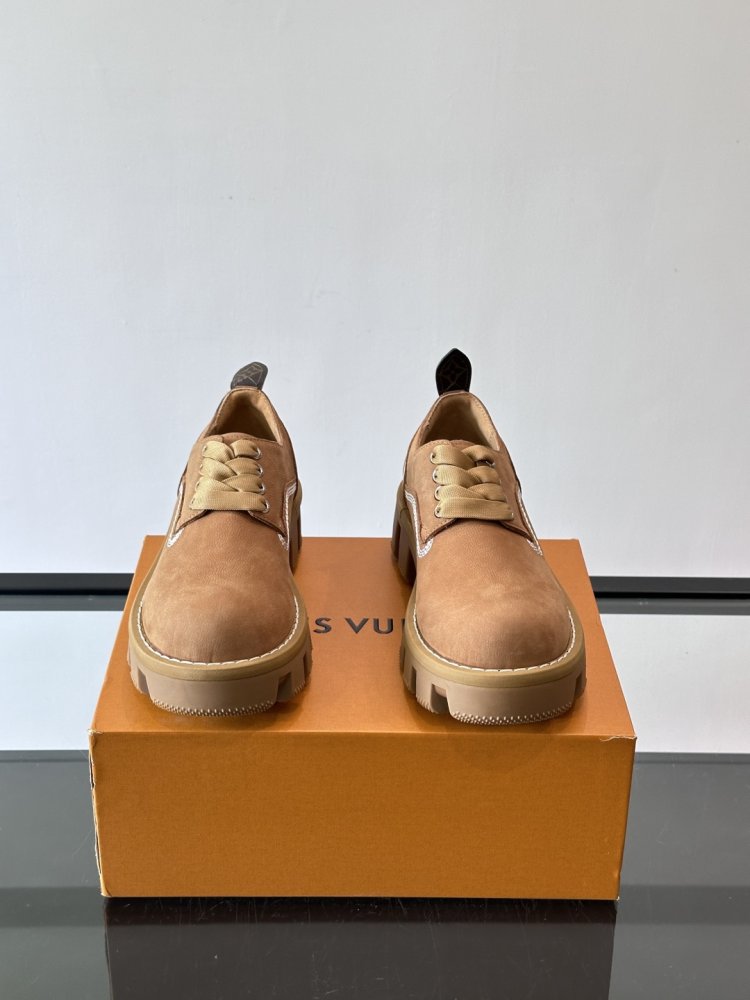 Туфли мужские замшевые на шнуровке на массивной подошве фото 2