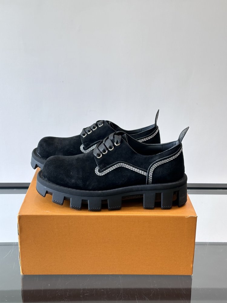 Туфли мужские замшевые на шнуровке на массивной подошве фото 3