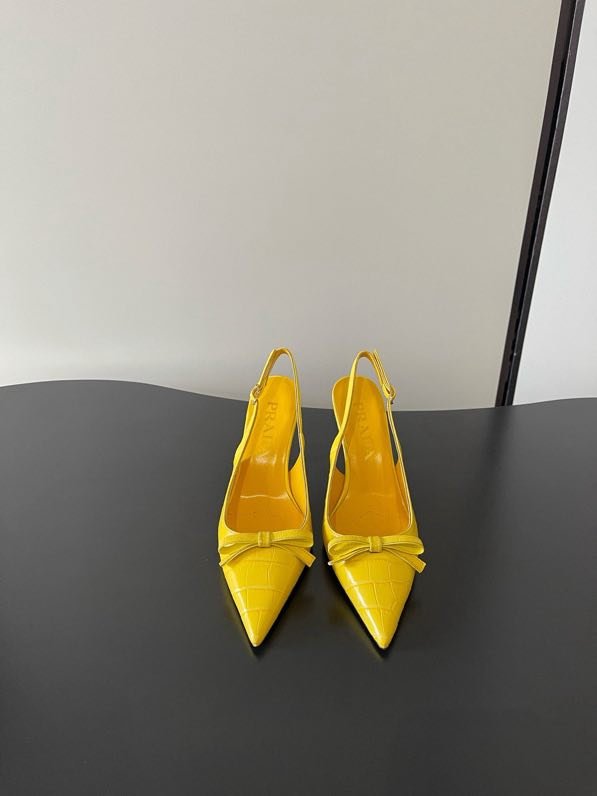 Туфлі на підборах з гострим носком фото 3