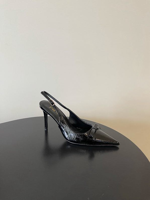 Туфлі на підборах з гострим носком фото 5