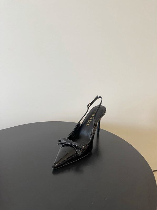 Туфлі на підборах з гострим носком фото 6