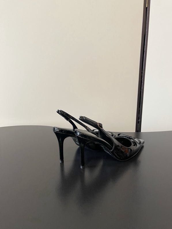 Туфлі на підборах з гострим носком фото 7