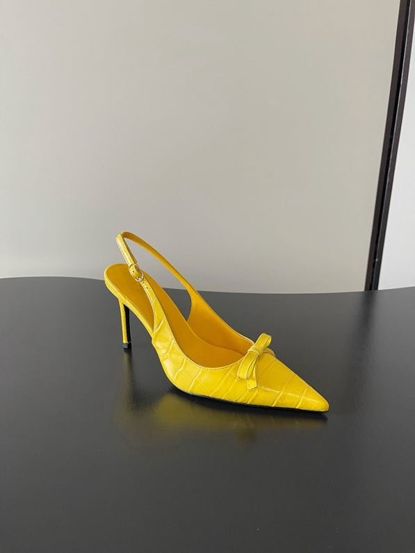 Туфлі на підборах з гострим носком фото 7