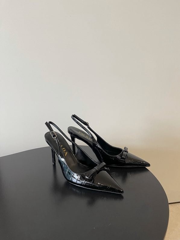 Туфлі на підборах з гострим носком фото 8