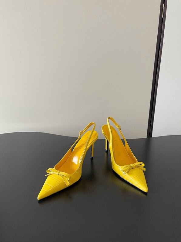 Туфлі на підборах з гострим носком фото 9