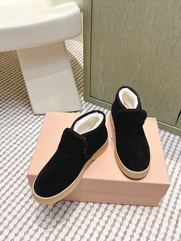 Shoes on fur winter фото 4