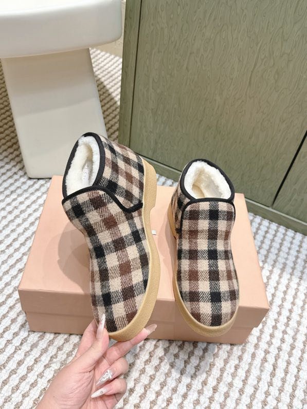 Shoes on fur winter фото 4