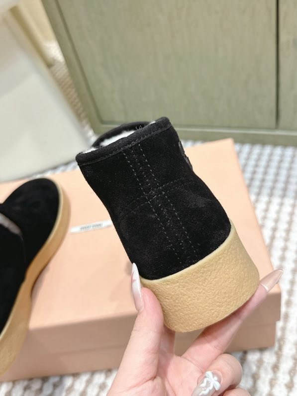 Shoes on fur winter фото 5