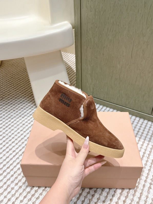 Shoes on fur winter фото 6