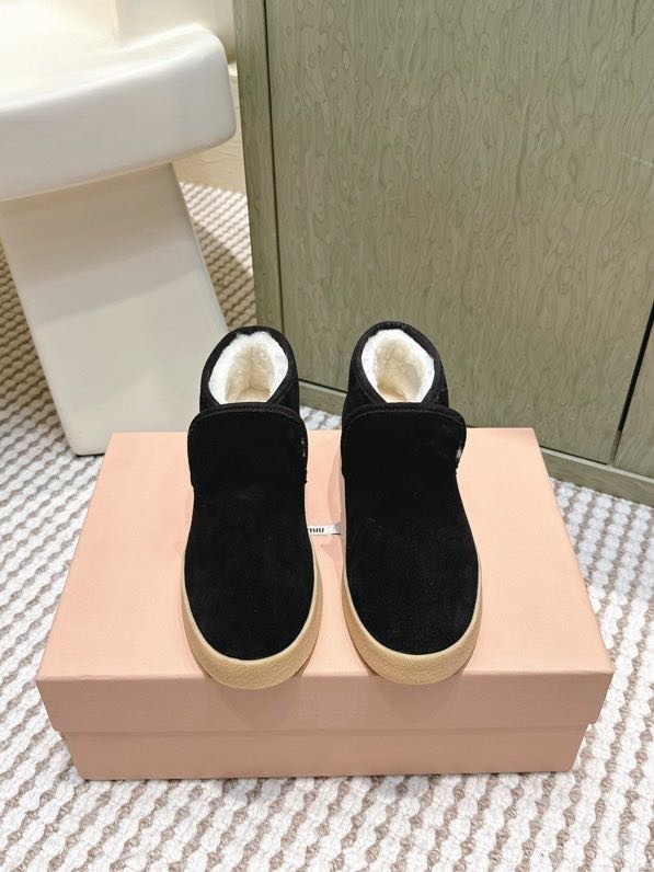 Shoes on fur winter фото 7