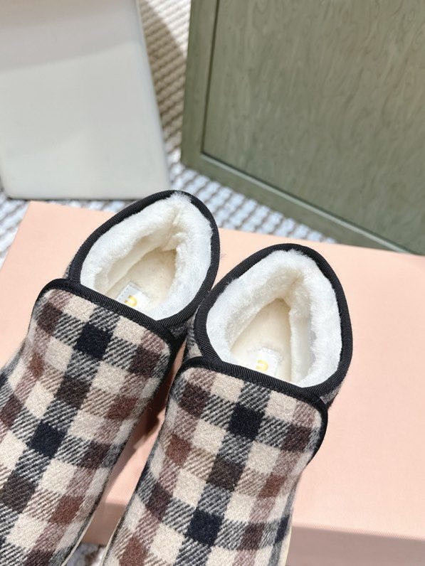 Shoes on fur winter фото 8