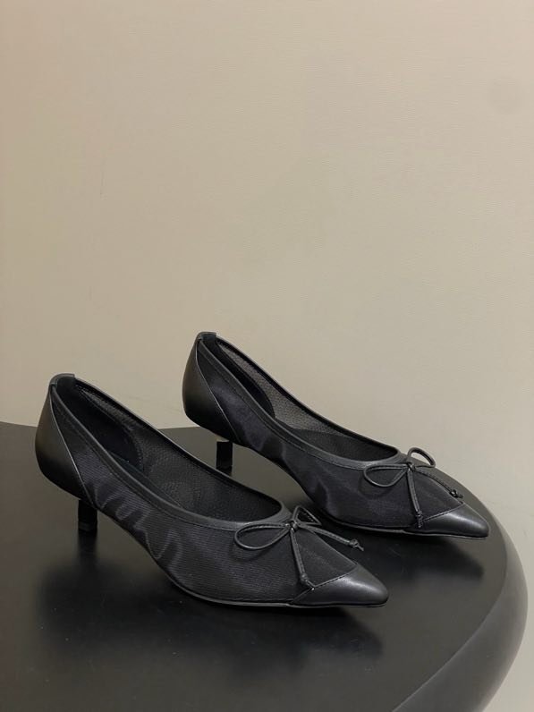 Туфли на низком каблуке фото 7