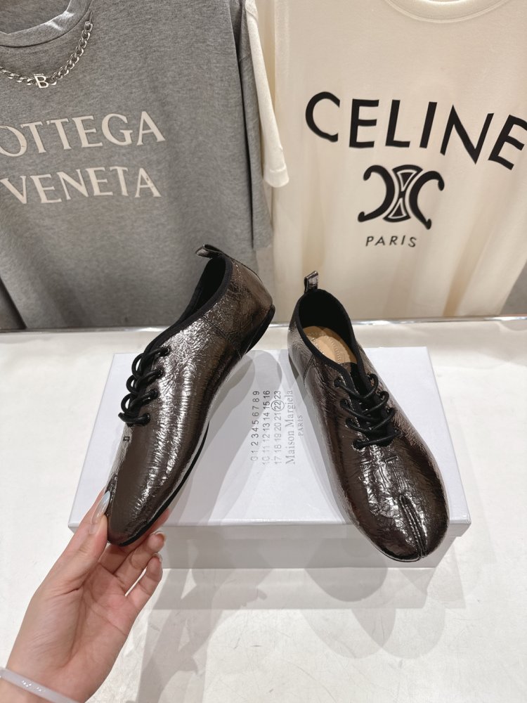 Туфли на шнуровке с раздвоенным носком фото 3