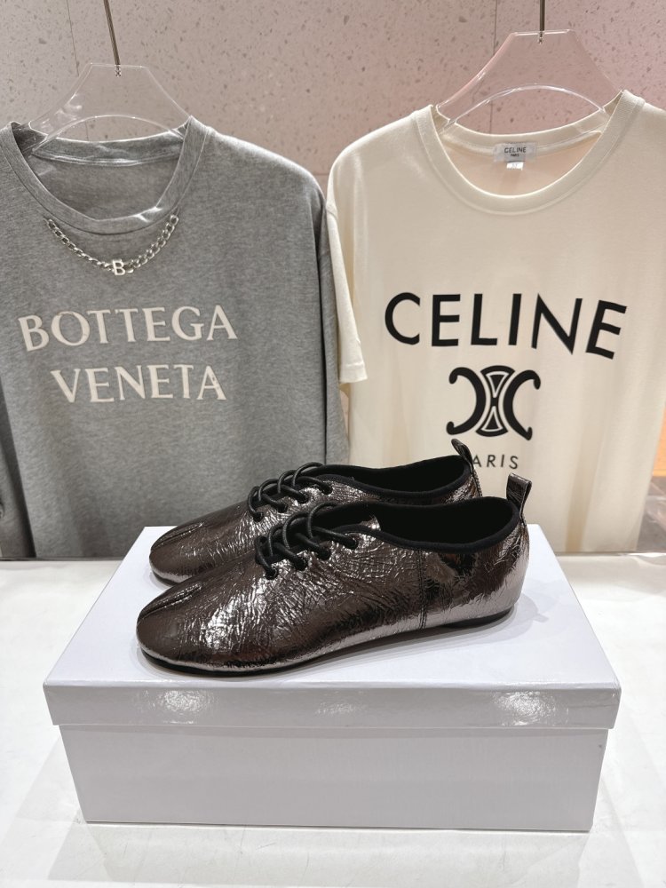 Туфли на шнуровке с раздвоенным носком фото 4