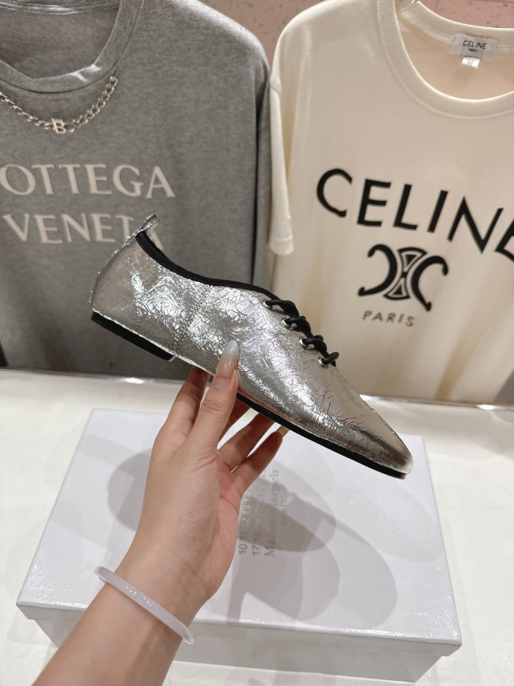 Туфли на шнуровке с раздвоенным носком фото 5