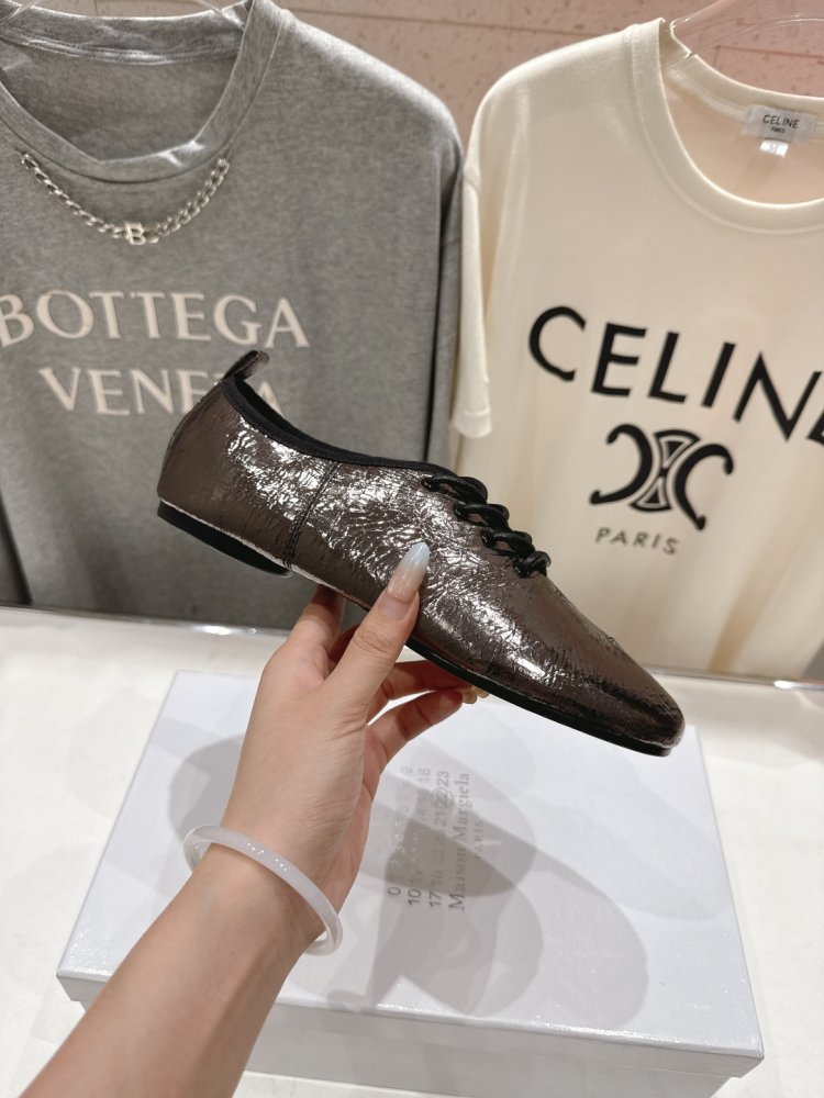 Туфли на шнуровке с раздвоенным носком фото 5