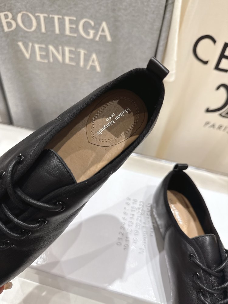 Туфли на шнуровке с раздвоенным носком фото 6