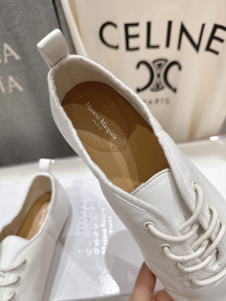 Туфли на шнуровке с раздвоенным носком фото 6