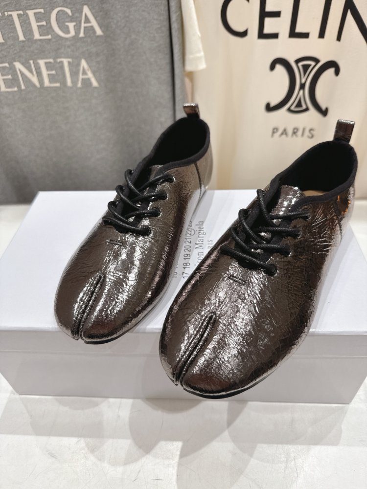 Туфли на шнуровке с раздвоенным носком фото 7