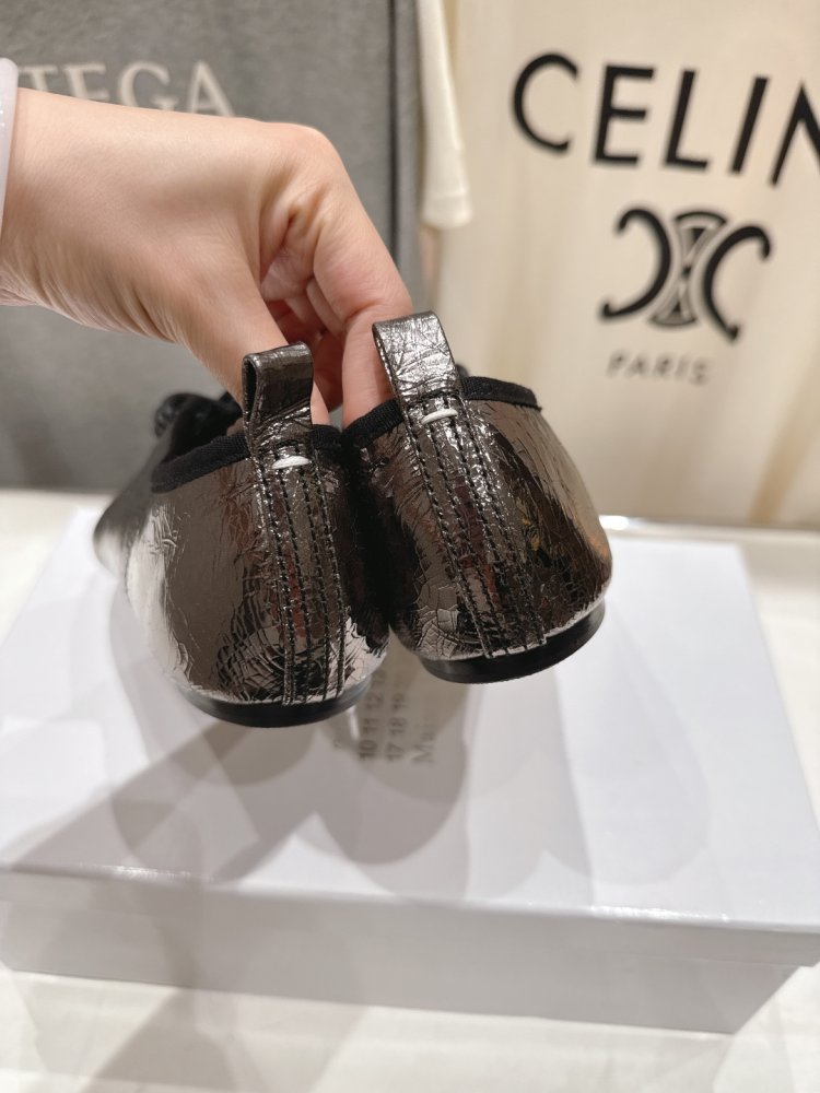 Туфли на шнуровке с раздвоенным носком фото 8