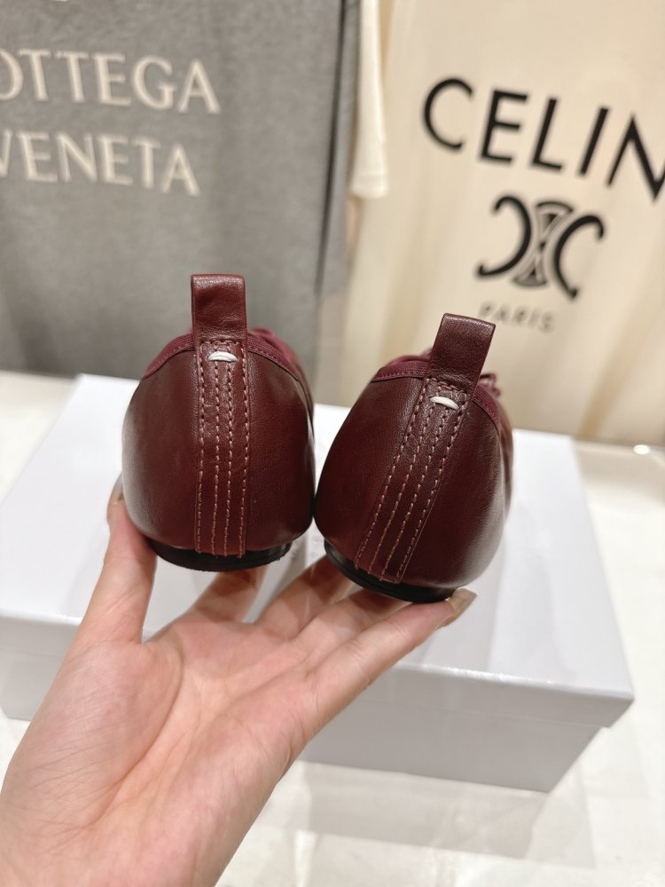 Туфли на шнуровке с раздвоенным носком фото 8