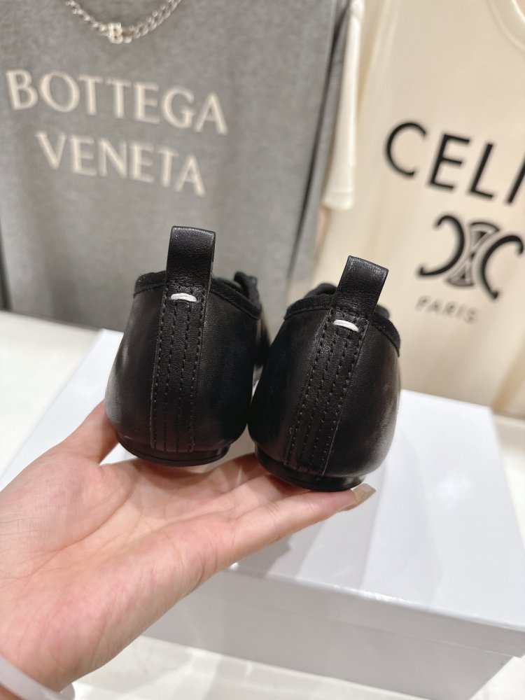 Туфли на шнуровке с раздвоенным носком фото 8