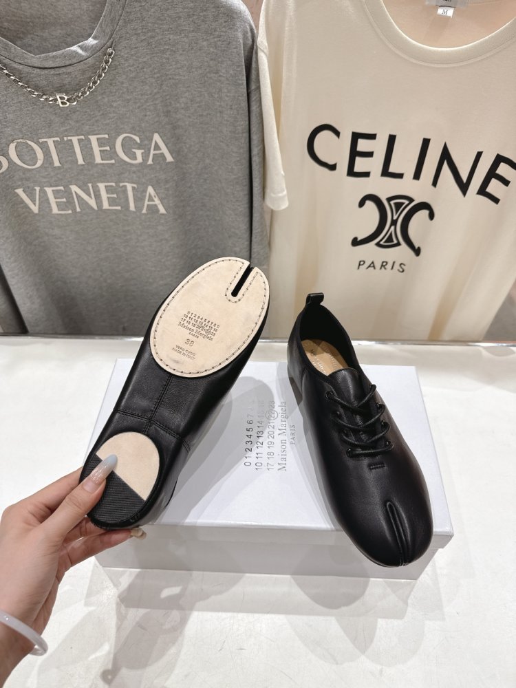 Туфли на шнуровке с раздвоенным носком фото 9