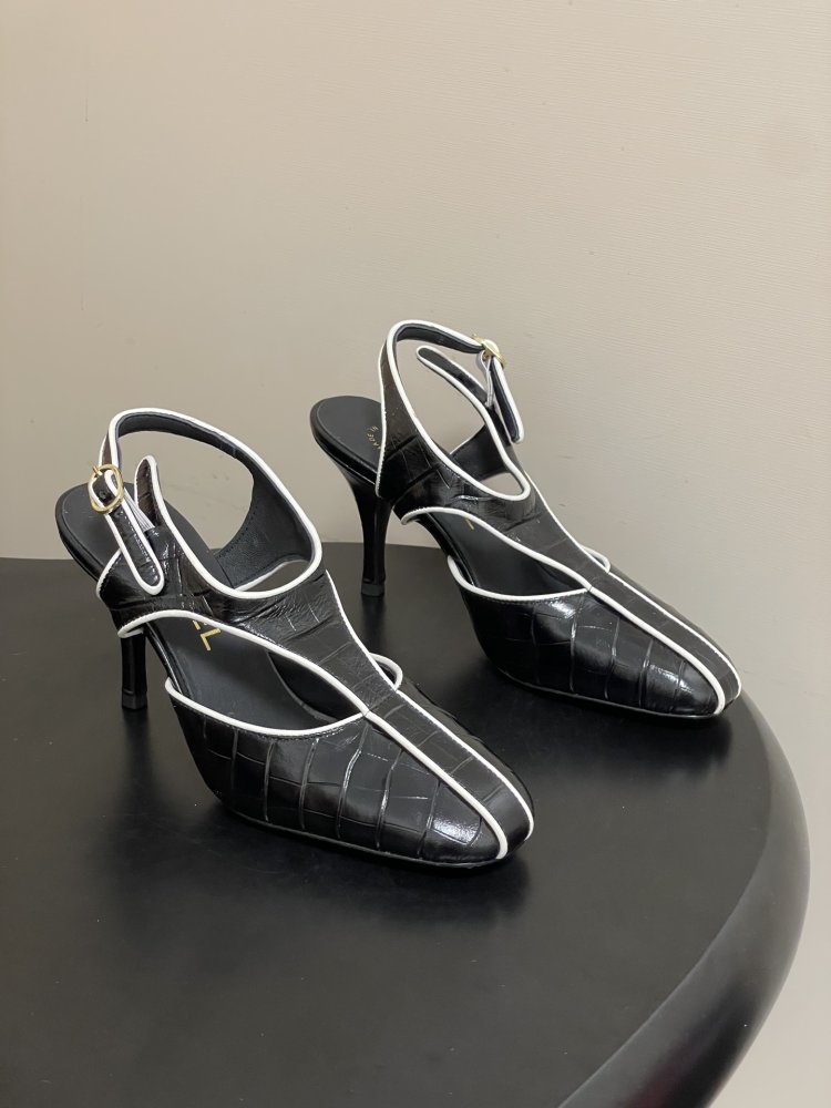 Shoes on stud from embossed under crocodile