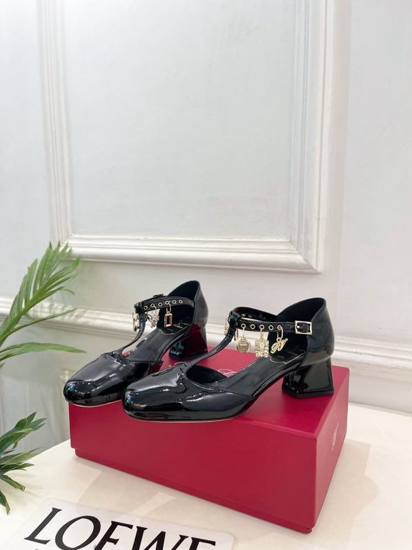 Туфли на толстом каблуке