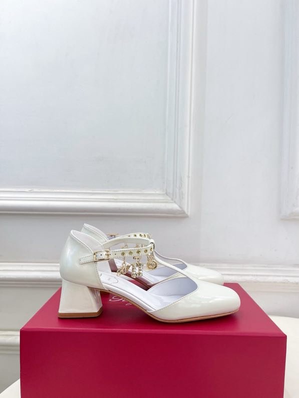 Туфли на толстом каблуке фото 4