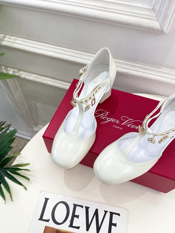 Туфли на толстом каблуке фото 4