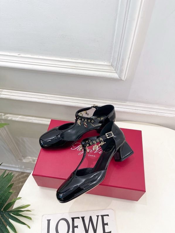 Туфли на толстом каблуке фото 6